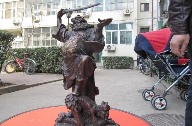 

10"Chinese Folk Old Red Bronze Zhong Kui catch ghost Statue