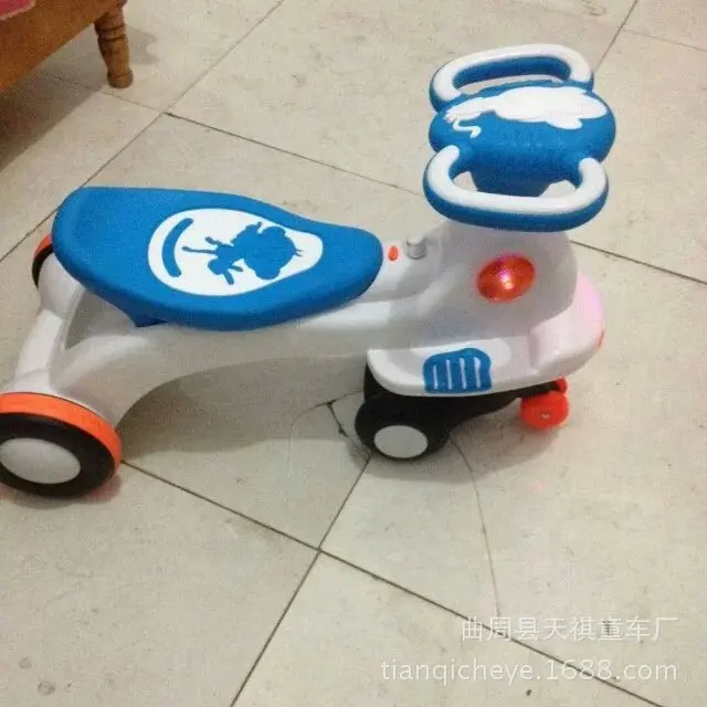 Новые дети поворот автомобиля с музыкой Mute колеса слайд ребенка йо Свинг автомобиля четыре колеса коляски натуральная