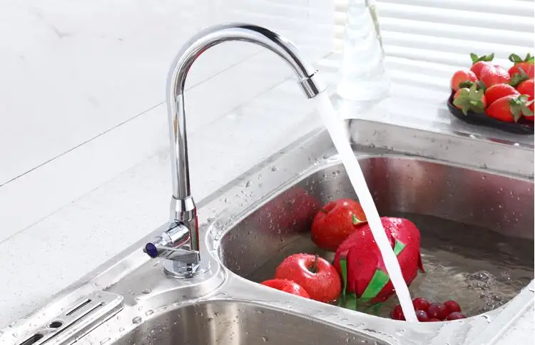Copper single cold kitchen dish faucet Chrome kitchen sink basin faucet pull out Rotated single hole