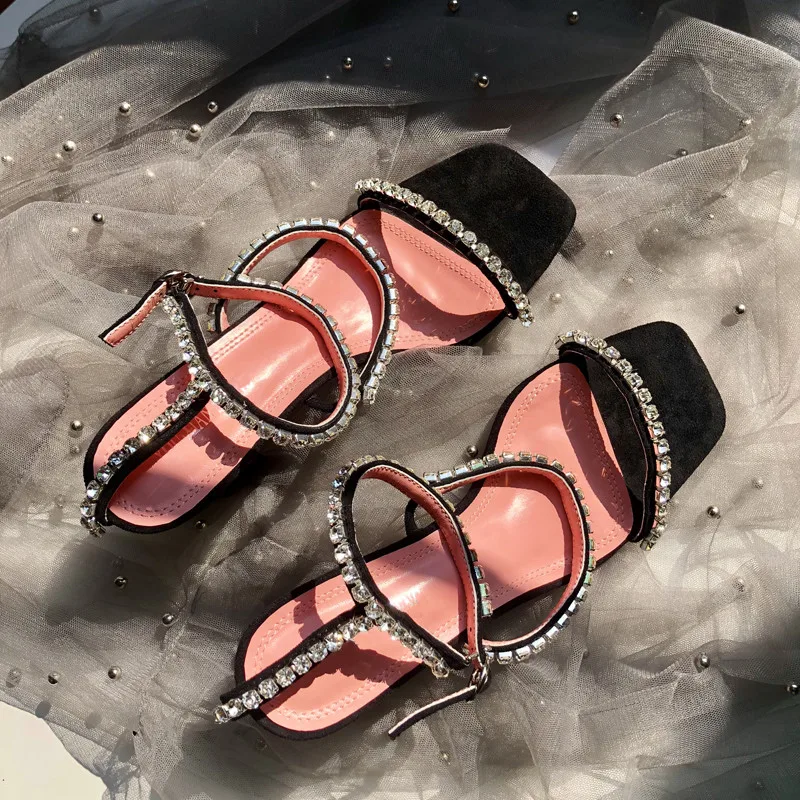 Дизайнерские сандалии-гладиаторы с украшением в виде кристаллов; женская обувь на высоком каблуке с одним ремешком и чашкой; блестящие стразы на шпильке; летняя обувь для вечеринки и свадьбы