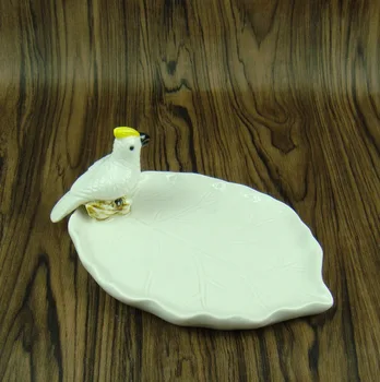 

Cute Porcelain Macaw Figurine Candy Dish Decorative Ceramic Parrot Miniature Jewellery Organizer Ornament Gift Craft Accessories