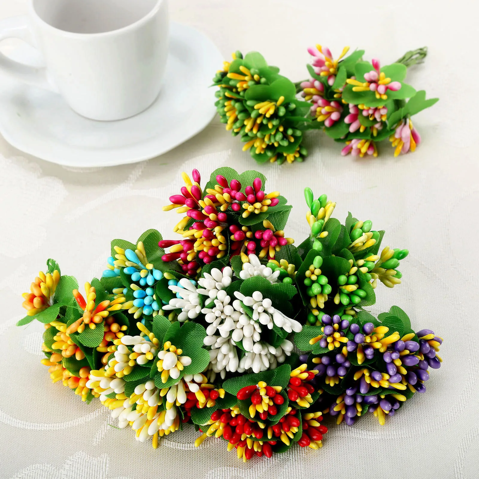 

100pcs Small Fake Flower bundle flower Handmake Artificial Flower Heads Wedding Decoration DIY Wreath Gift Box Scrapbooking