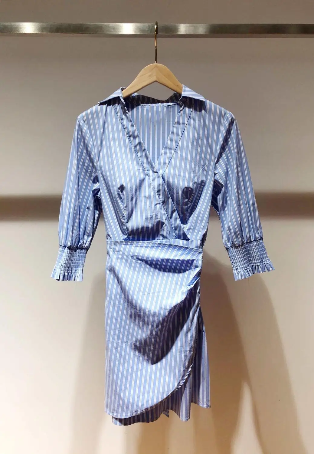 

2019 new ladies fashion long-sleeved V-neck striped waist dress 0617