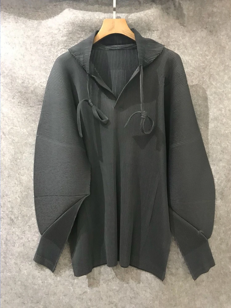 Spring and Summer Pleated Top Available for Men