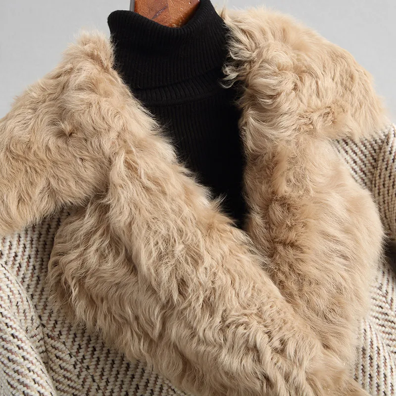 AYUNSUE Real Fur Coat Women Tweed Wool Blends Jackets 2018 Luxury Natural Lamb Fur Liner Warm Winter Female Jacket 68246 WYQ1918