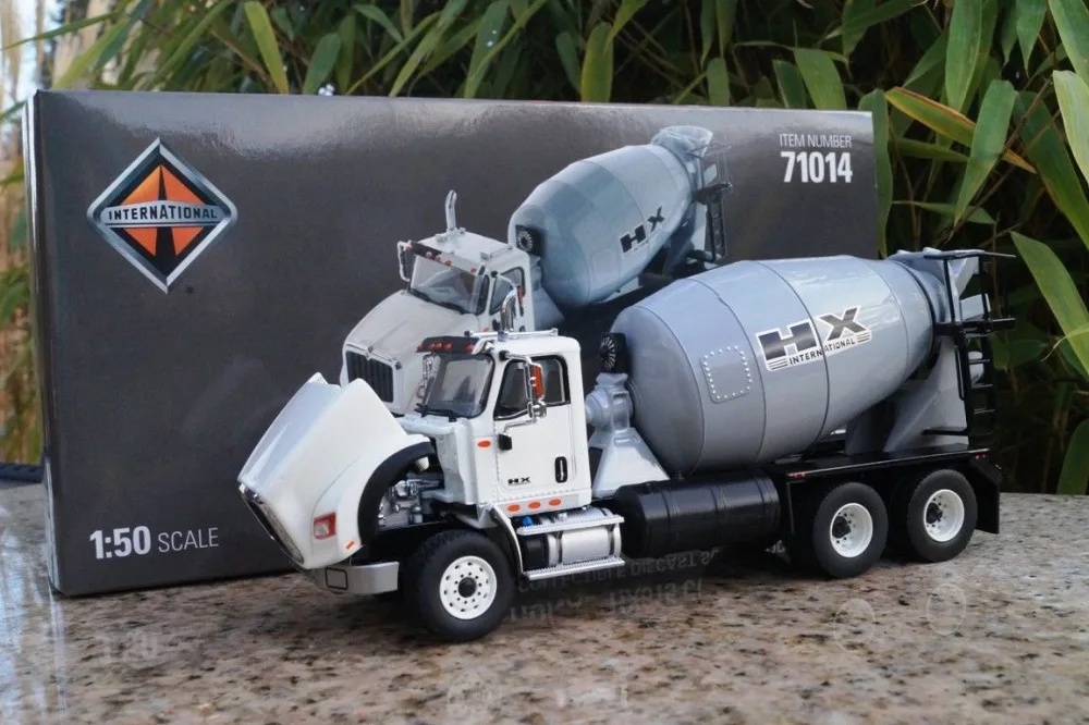 Diecast Masters DM71014 International HX615 Concrete Mixer Truck Scale