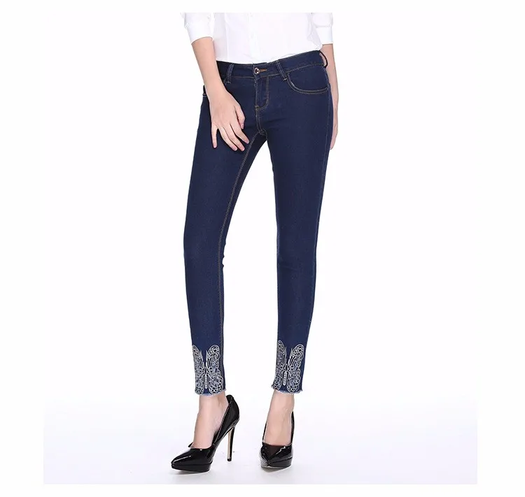 Джинсы со средней талией с вышивкой Бабочки модные женские джинсы длиной до щиколотки весна лето узкие женские сексуальные джинсы Femme