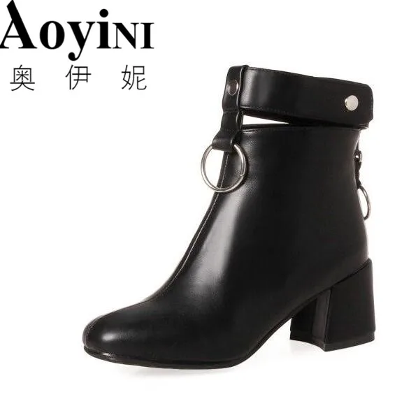 

Brand woman boots metal buckle design boot soft leather ankle boot for woman metal circle botas mujer Round Toe boots