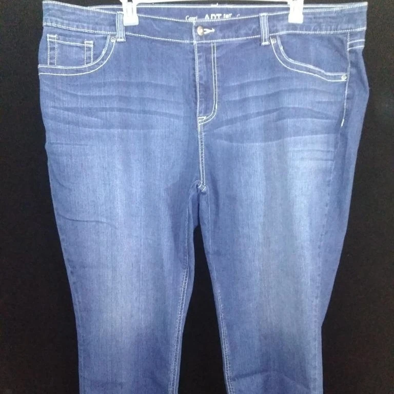Apt 9 womens jean capris size 3X 48 x 28 dark wash