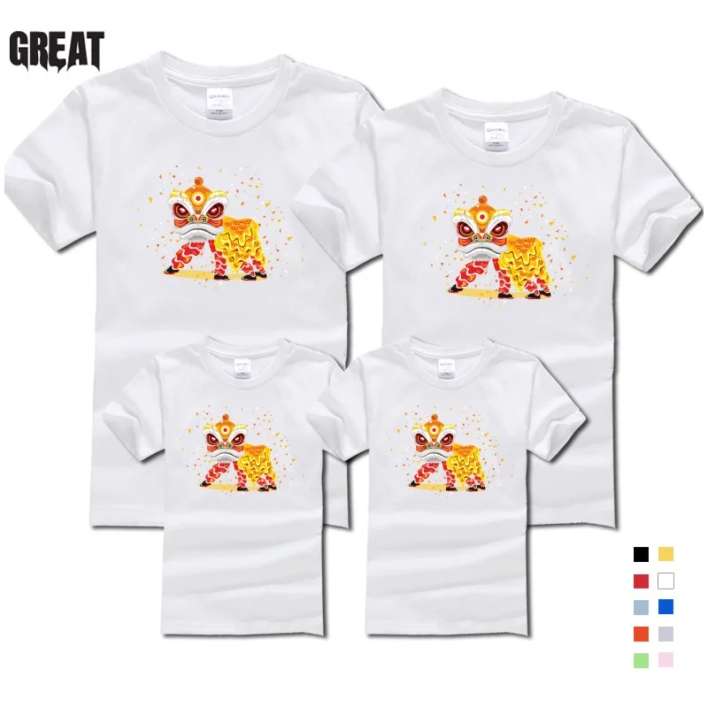 2019 Summer new fashion family Mom and Dad baby short-sleeved cotton T-shirt, family T-shirt, Chinese style lion dance pattern
2019 Summer new fashion family Mom and Dad baby short-sleeved cotton T-shirt, family T-shirt, Chinese style lion dance pattern