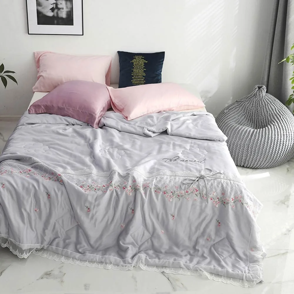 

2019 Simple Grey Flowers Lace Summer Quilt Air-condition Embroidery Comforter Artificial Silk Fabric Polyester Queen Size