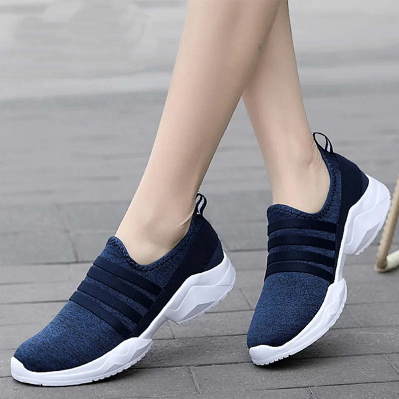 

Women Flats Sneakers Shoes 2019 Summer Fashion Slip On Loafers Breathe Fly Knit Mesh Walking Flat Shoes Outdoor Ladies Shoe