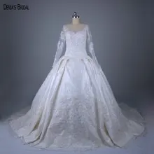 2017 Ivory Ball Gown Wedding Dresses with Scoop Neckline Beaded Appliques Floor Length Court Train Bridal Gowns