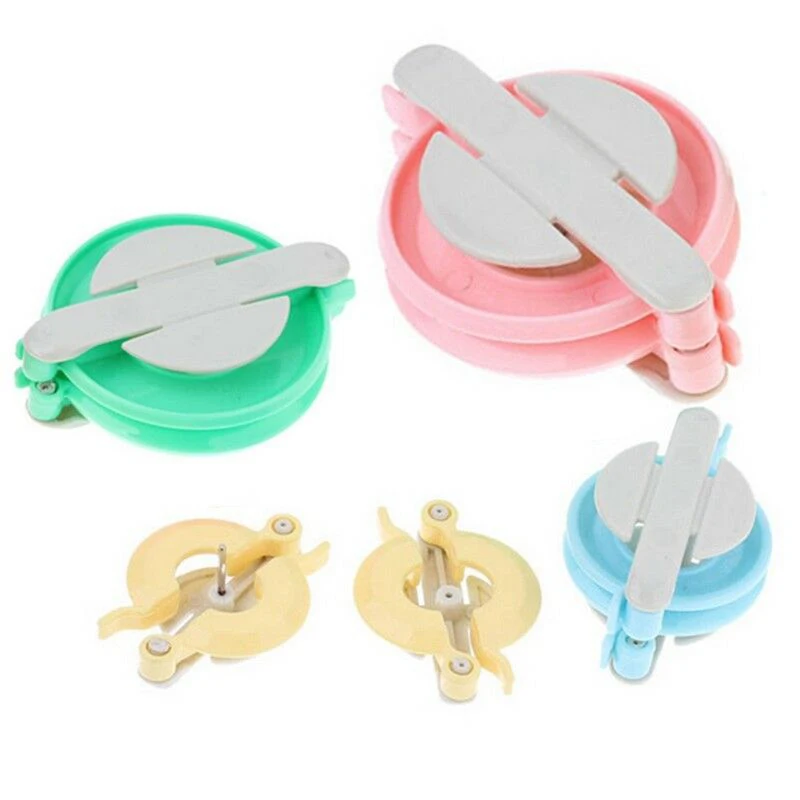 

4pcs Pom Pom Maker Set DIY Fluff Ball Weaver Needle Knit Craft Pompon Tool 4 Sizes Random Colors Hand Knitted Supplies