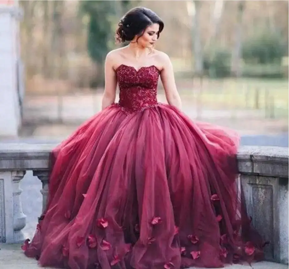Dark Red Ball Gown Prom Dresses Sweetheart Lace Tulle Petal Embellished Floor Length Evening Gowns 2018 Sweet 16 Dresses