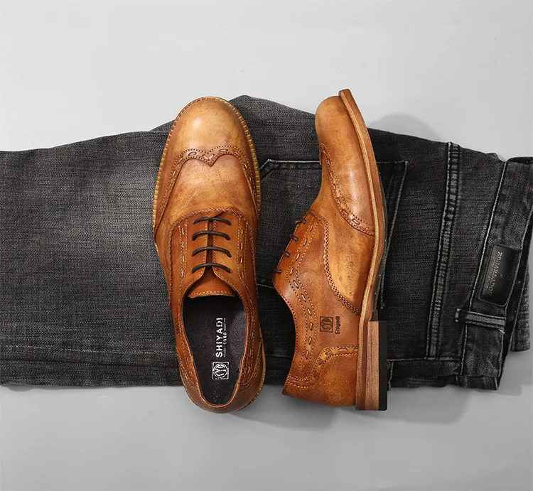 Итальянский черный/коричневый натуральной кожи резные кожаные ботинки мужчины 2017 новые высочайшее качество мужская повседневная