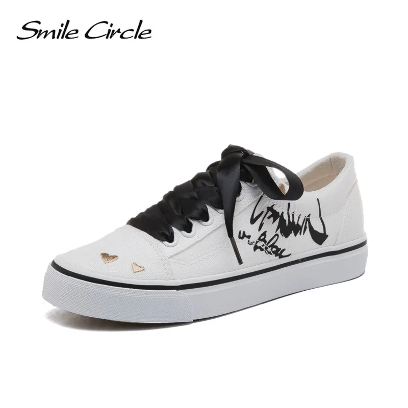 

Smile Circle Canvas Shoes For Women Fashion Letter graffiti Lace-up Sneakers Student Girls Flat casual shoes 2018 new