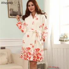 Халаты женские в Корейском стиле толстые теплые фланелевые сезон осень-зима; розовый цвет милые женские s Высококачественные мягкие женские цветочные повседневные трендовые