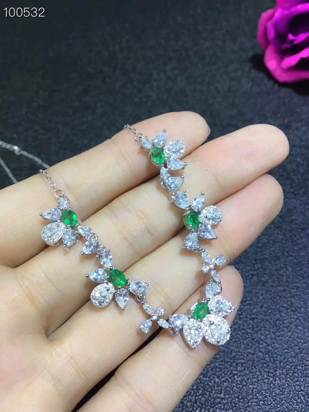  Collier pendentif vert émeraude naturel S925 argent collier de pierres précieuses naturelles de lux