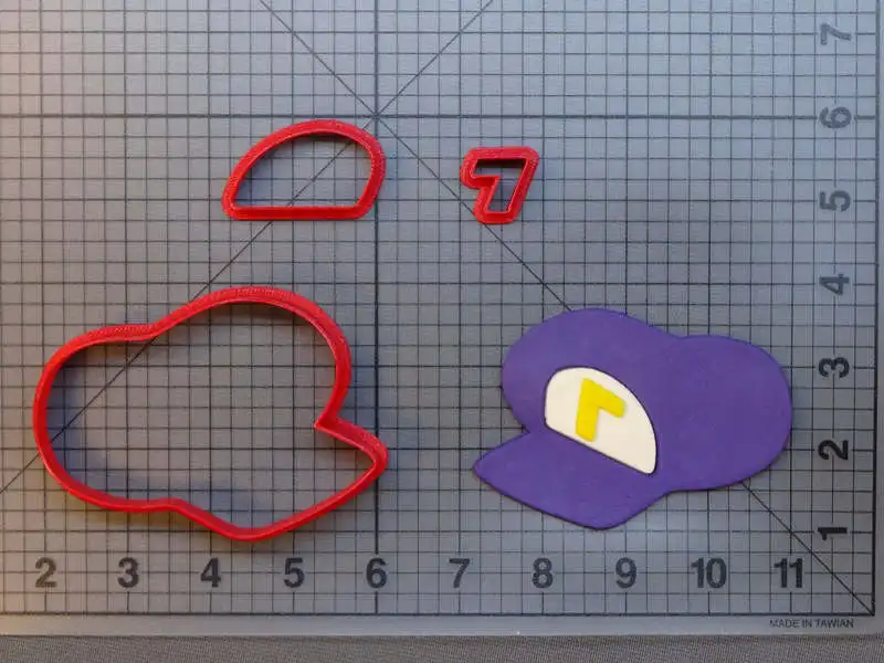 JB_Super-Mario-Waluigis-Hat-266-A057-Cookie-Cutter-Set-Video-Game-Item-266-A057