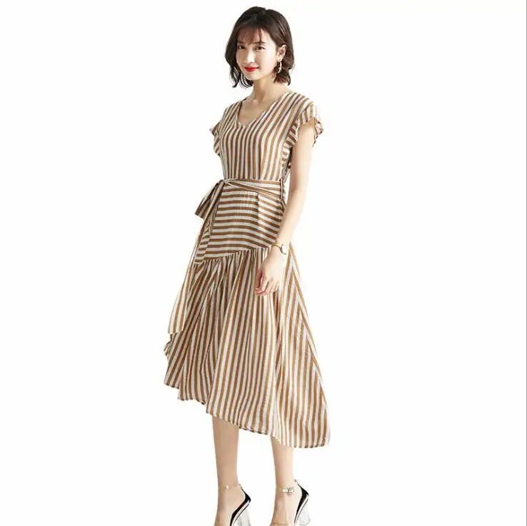 

Poem snow Short-sleeved dress with irregular fringes