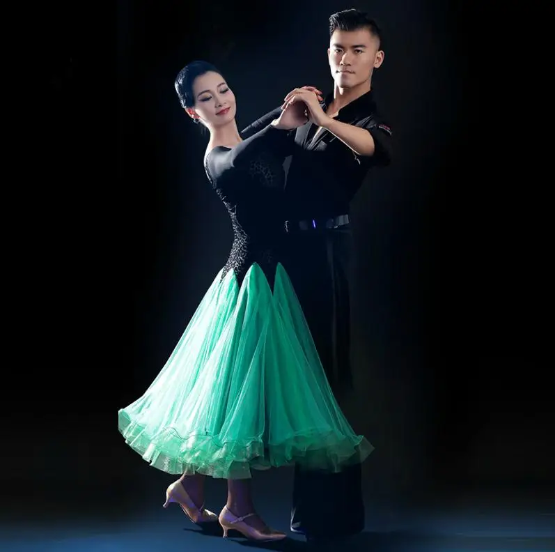 Бальники танцы. Бальные танцы. Бальные танцы вальс. Вальс танец. Сценический бальный танец.