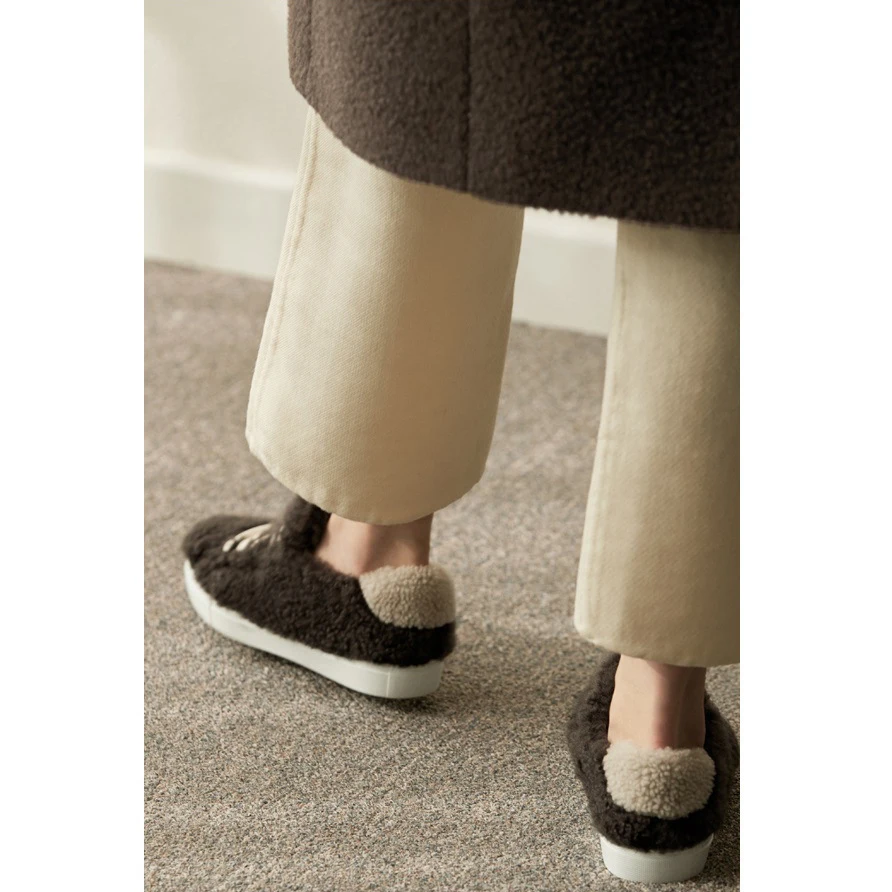INS/модные зимние меховые кроссовки; женская обувь на плоской подошве со шнуровкой; коллекция года; женские кроссовки в уличном стиле
