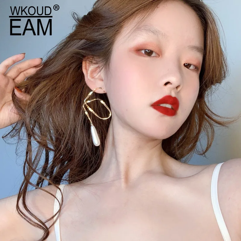 

WKOUD EAM 2019 Woman Brief Temperament Falling Pearl Irregular Earrings Fashion Female Jewelry Accessories Party Gift 6#JY196