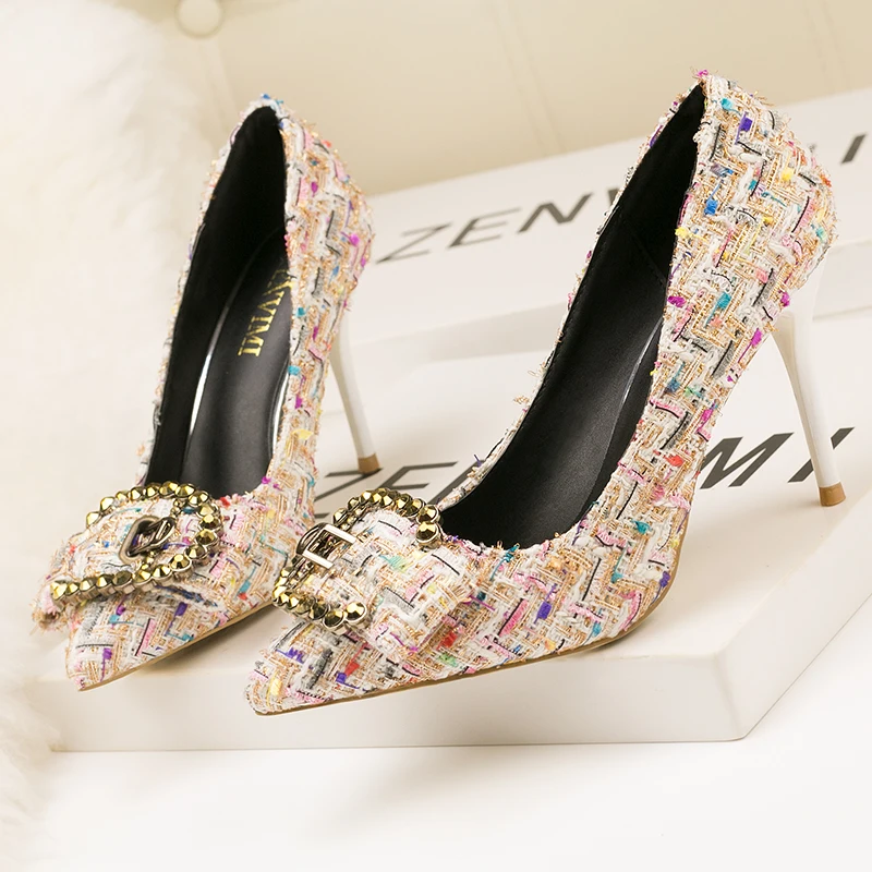 

Women's sweet high heels 2019 spring and autumn wedding high heels small scented cloth high heels shallow mouth pointed shoes