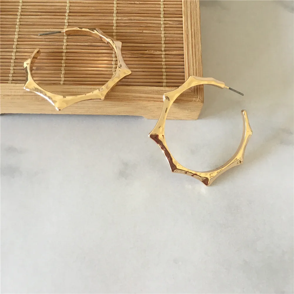 

TRENDY WOMEN EARRING GOLD COLOR PLATING UNIQUE SHAPE HOOP EARRINGS