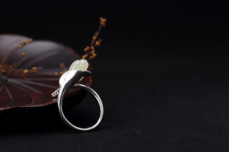 558185110239-24