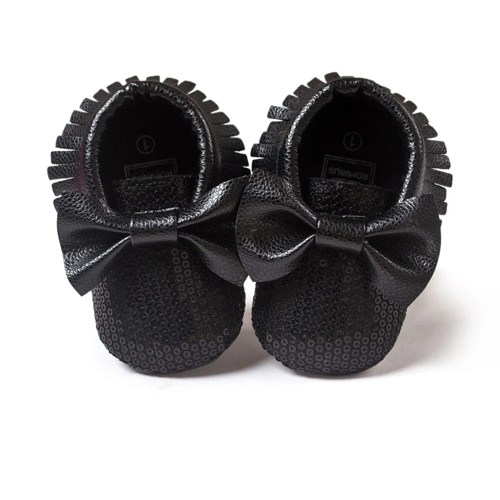 Новейший модный стильный дизайн детского мягкая сумка с кисточками мокасины для девочек Moccs детская носочки-башмачки, с украшением в виде МОКС детская обувь черного цвета