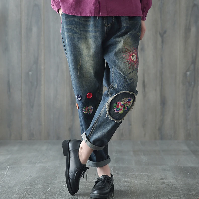 

New Spring Autumn Fashion Vintage Floral Embroidered Pockets Jeans Elastic Waist Loose Denim Pants Female Trousers