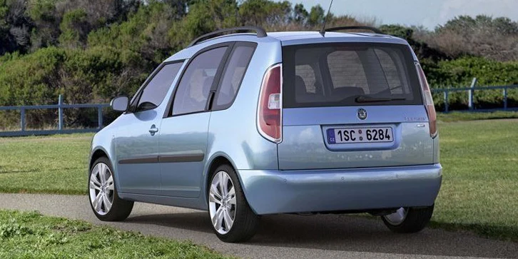 skoda-roomster-2010-112