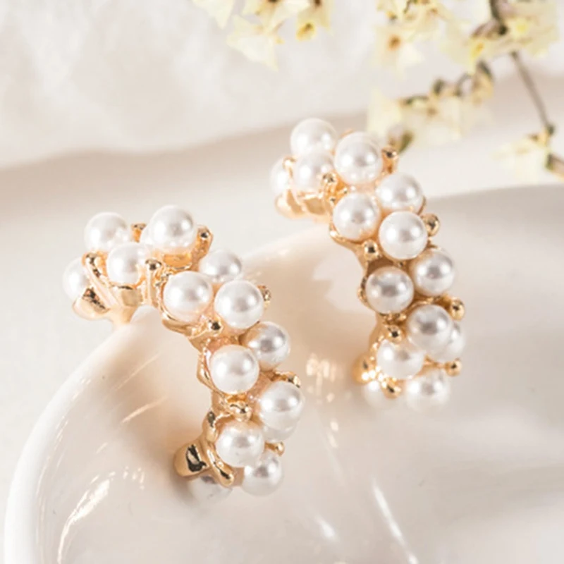 

2019 New Simple Temperament Wild Semi-circular Imitation Pearl Earrings Retro Japanese Korean Ladies Earrings Sweet Jewelry Gift