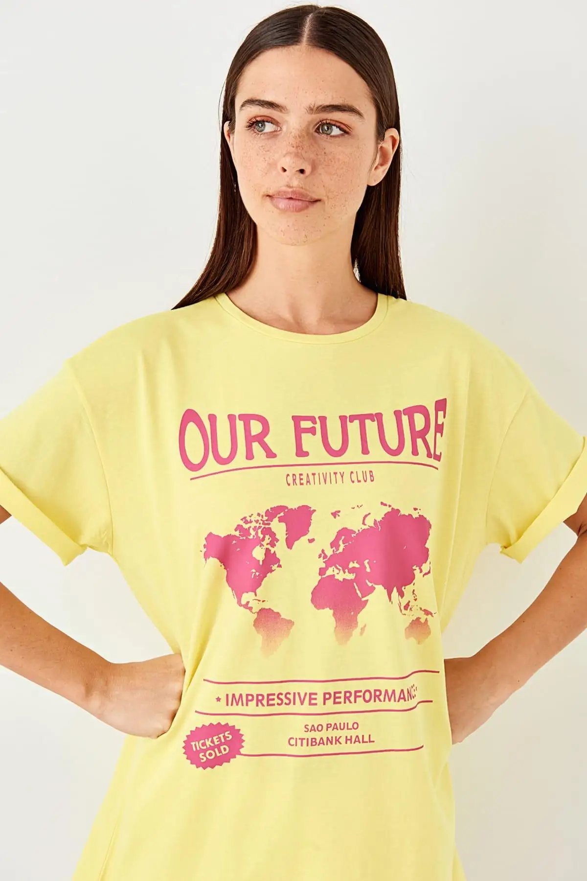 Trendyol желтая трикотажная футболка с принтом бойфренда TWOSS19TS0194 | Женская одежда