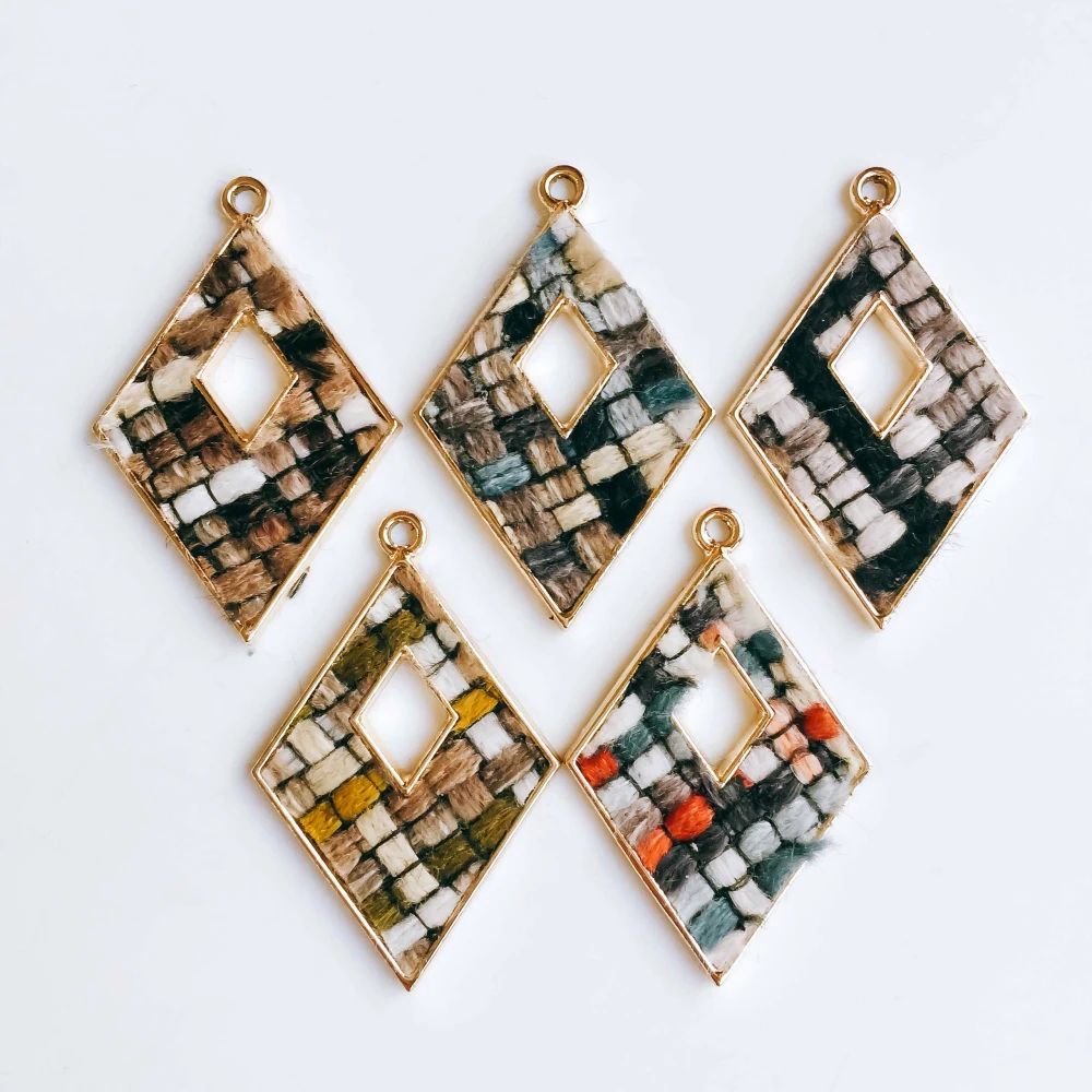 

Rhombus Wool Stuff Spacer Pendant Necklace Supplies for Jewelry Making Earring Accessories Components 4pcs KP2048