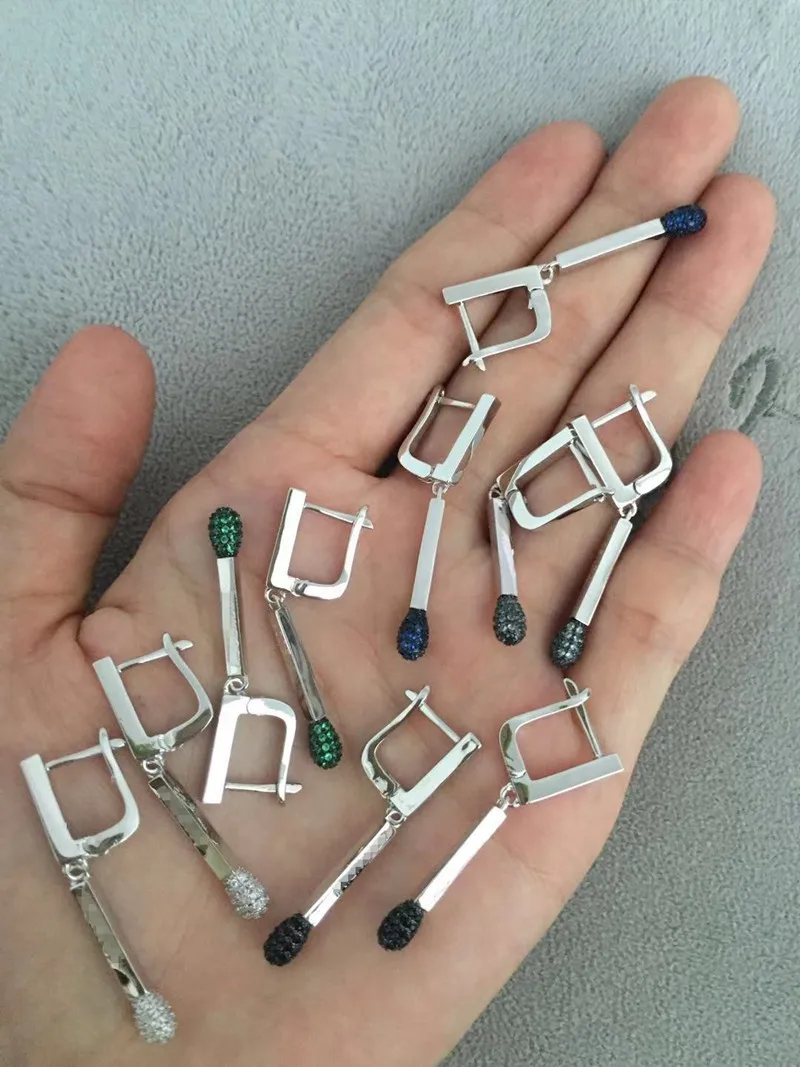 

Fashion Hot Match Head Cuff Stud Earring Colorful Zircon Charm Simple Fire Matchstick Earring Women Wedding Jewelry