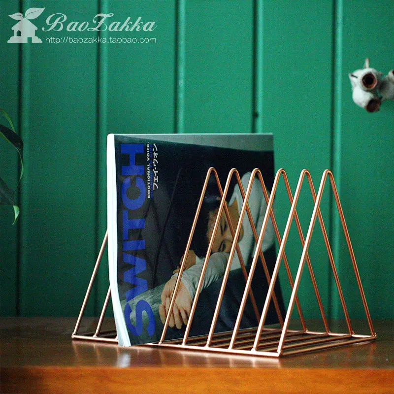 بسيط معدن المثلث صحيفة رف رف مجلة الرف تخزين دراسة غرفة المعيشة الديكور