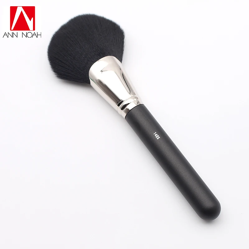 

Professional Makeup Black Feature Wood Handle Synthetic Fiber 140 Full Shaped Large Powder Fan Brushes