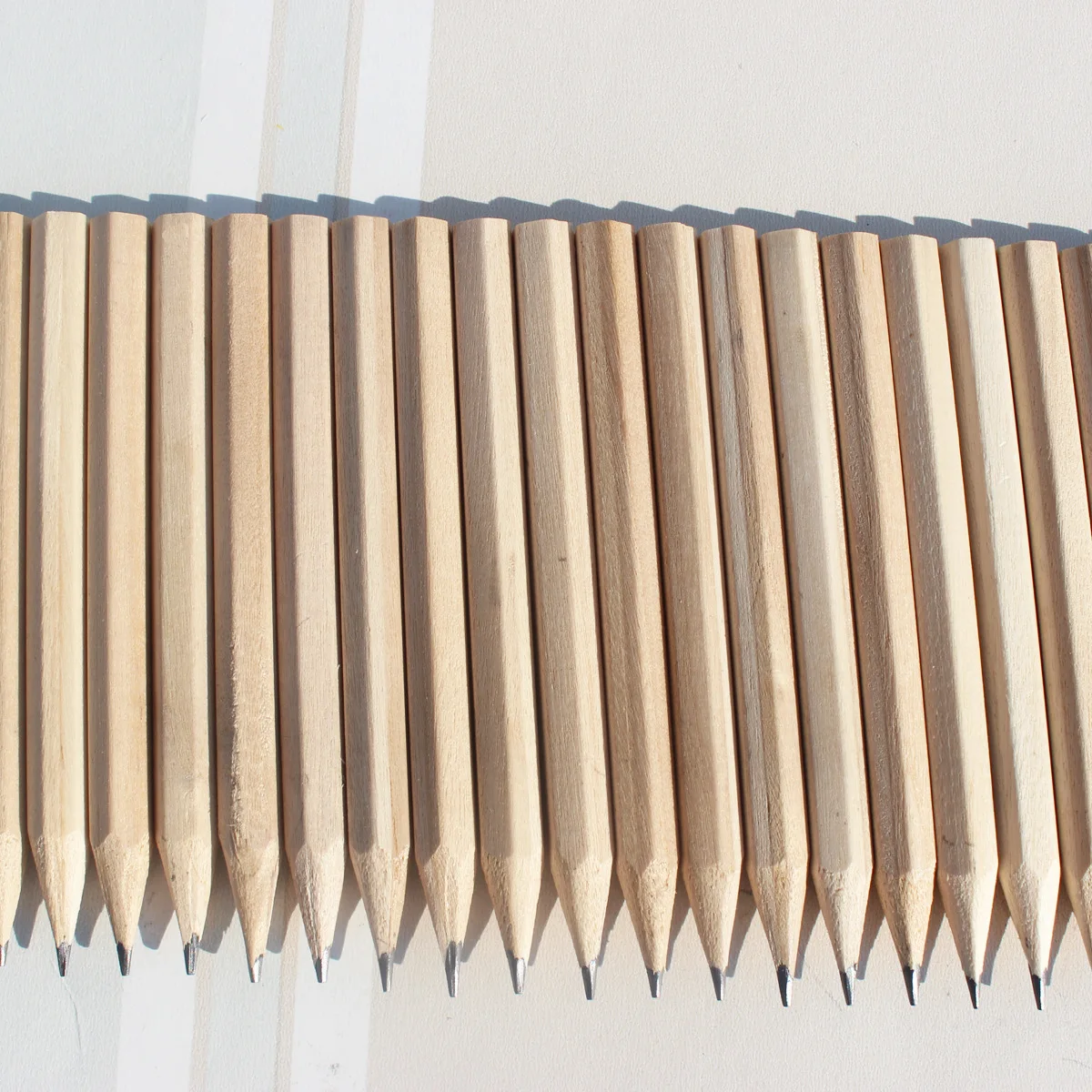 100 шт./компл. завод прямые короткие карандаш 3,5 дюймов карандаш для гостиниц на заказ детские подарки деревянные бревна охраны окружающей среды