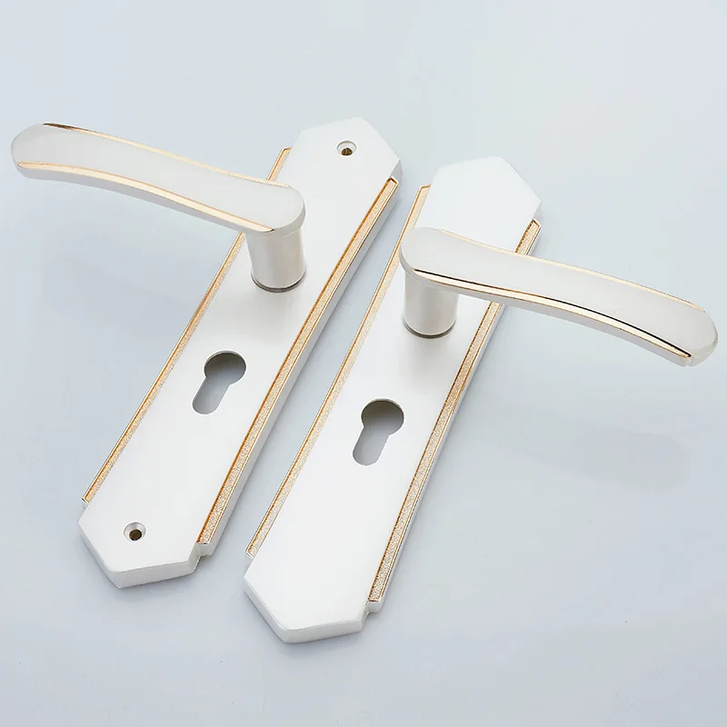

The new European-style carved door locks treasure bedroom room door handle set