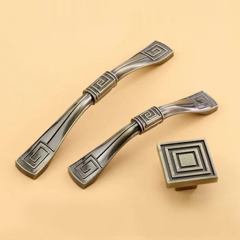 1pcs Vintage Kitchen Cabinets Furniture Wardrobe Medicine Classic Antique Bronze Handle Vintage Drawer Knobs Pulls