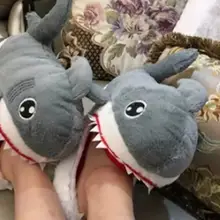 Мужские тапочки; зимние тапочки в форме акул; зимняя теплая обувь; тапочки с толстым наполнителем; Милые шлепанцы для влюбленных; модные шлепанцы без застежки