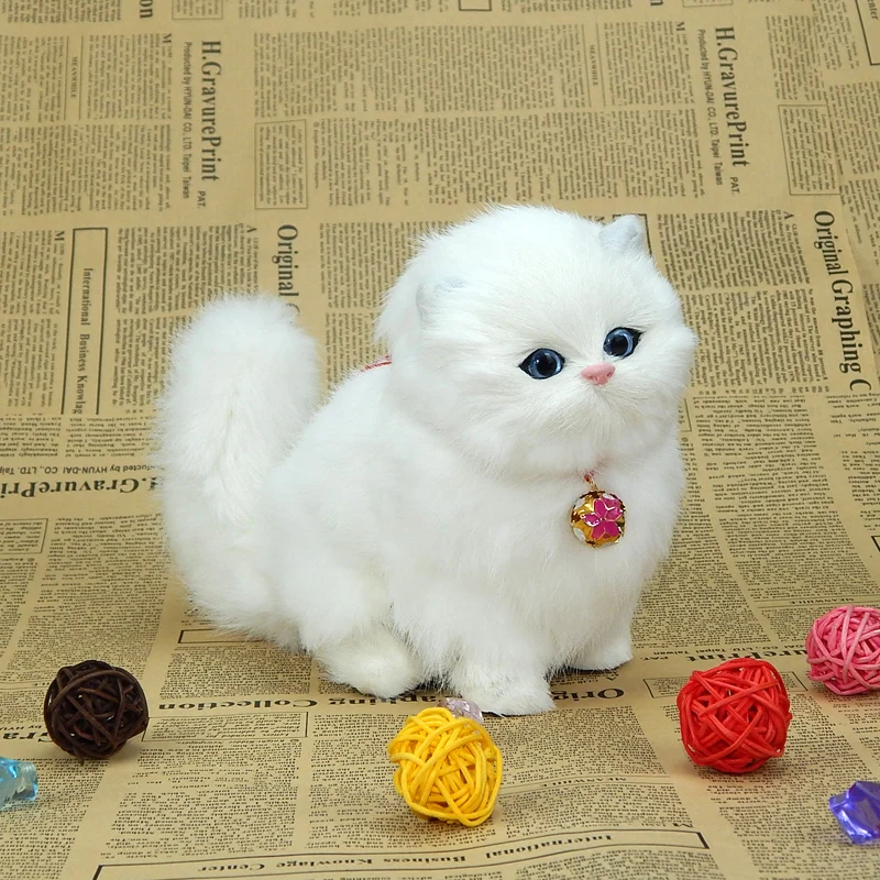 

Модель белого кота с колокольчиком, полиэтилен и мех 16x15 см