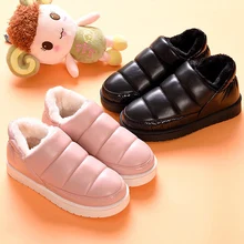 Женские зимние ботинки; Теплые ботильоны; удобная Водонепроницаемая плюшевый домик; женская обувь для мальчиков и девочек; домашнее внутреннее наружное платье; Botas Mujer