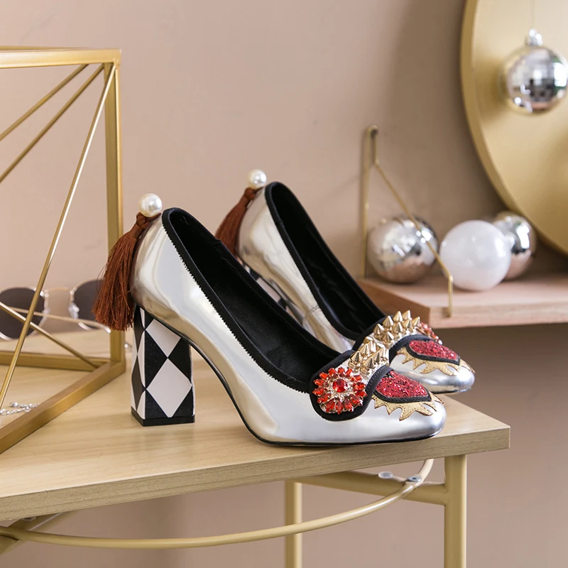 Prova Perfetto/ дизайн; Кристальные заклепки; женская обувь на высоком каблуке; женская обувь для торжественных случаев; обувь для выпускного; Свадебная обувь с квадратным носком и кисточками; женская обувь