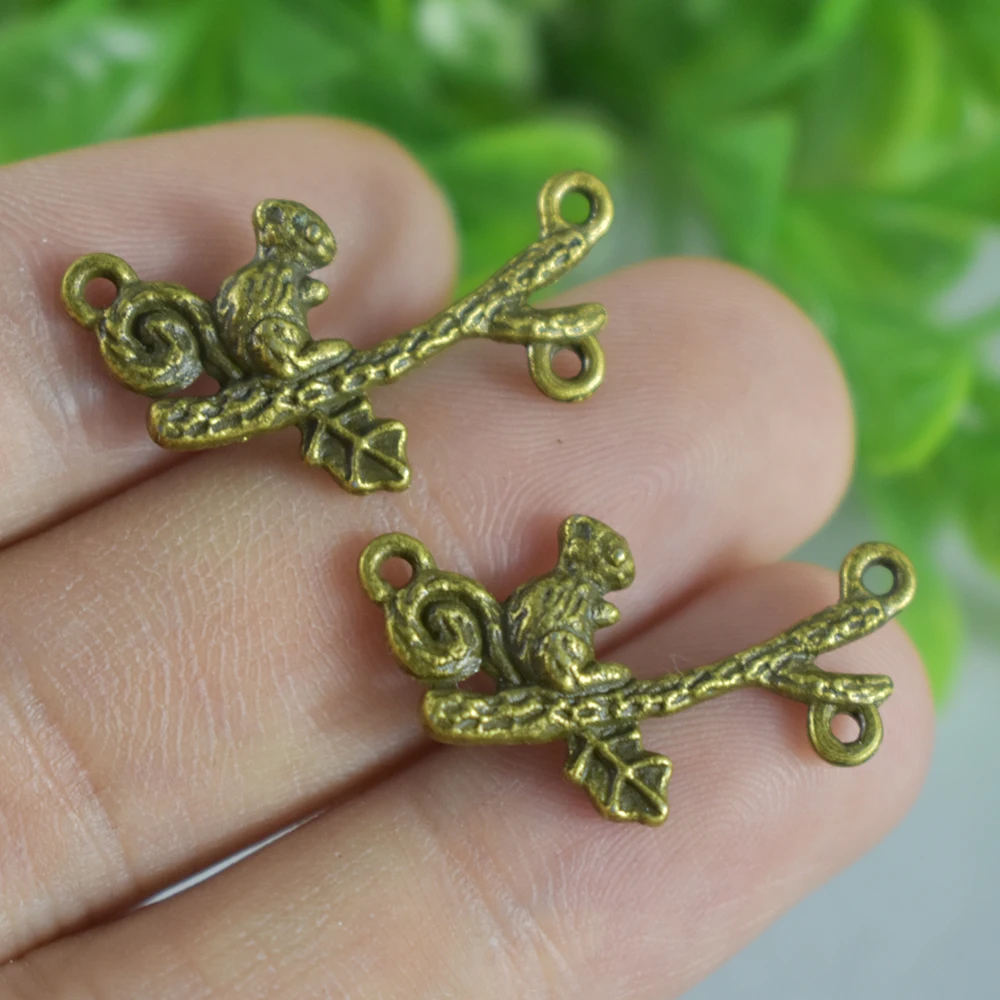 

8pieces 23x14mm Antique Bronze Charm Pendant Branch Squirrel