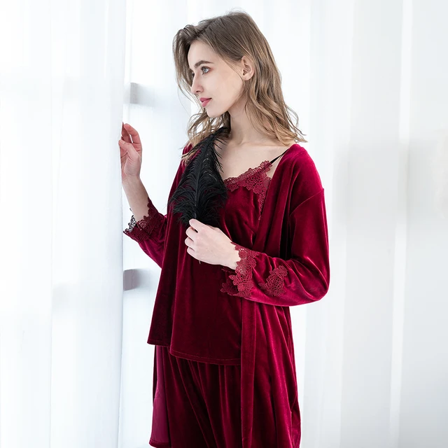 JULY'S SONG 2019 Gold Velvet 4 Pieces Warm Winter Pajamas Sets Women Sexy Lace Robe Pajamas Sleepwear Kit Sleeveless  Nightwear 1
