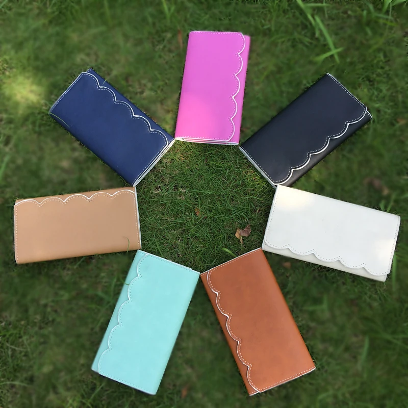 scalloped women wallet